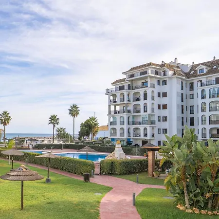 Harbour Heaven, 2 Bed, 2 Bath Steps From Duquesa Marina And