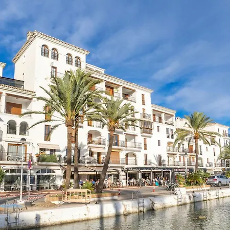 Harbour Heaven, 2 Bed, 2 Bath Steps From Duquesa Marina And