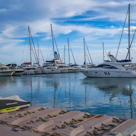 Harbour Heaven, 2 Bed, 2 Bath Steps From Duquesa Marina And 마닐바