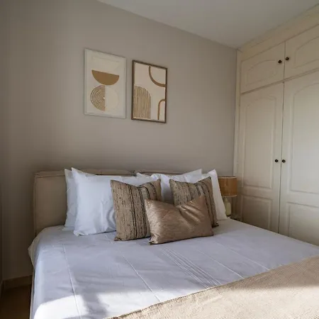 Harbour Heaven, 2 Bed, 2 Bath Steps From Duquesa Marina And Lägenhet